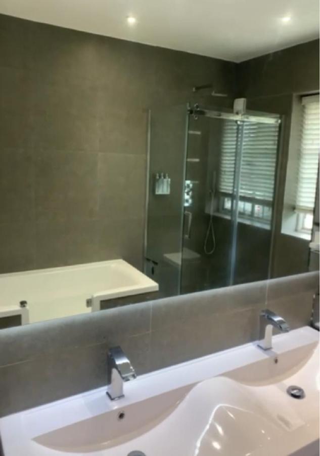 Wandsworth, South London Deluxe King Room 1 외부 사진